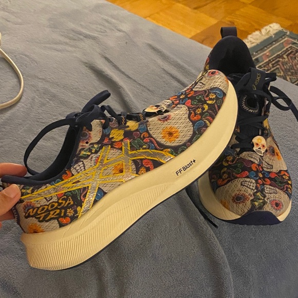 ASICS Women’s Skull Pattern Sneakers - Navy and Cream - Picture 2 of 4